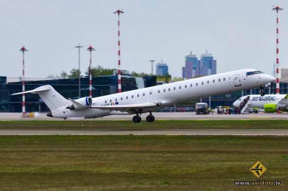 Bombardier CRJ-900LR (CL-600-2D24)